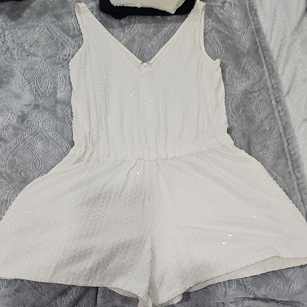 Theory White Sleeveless Jumpsuit with V-Neckline